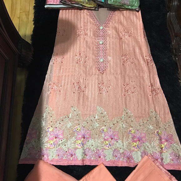 Semi stitched Pakistani dress pearls embroidered - Picture 7 of 7